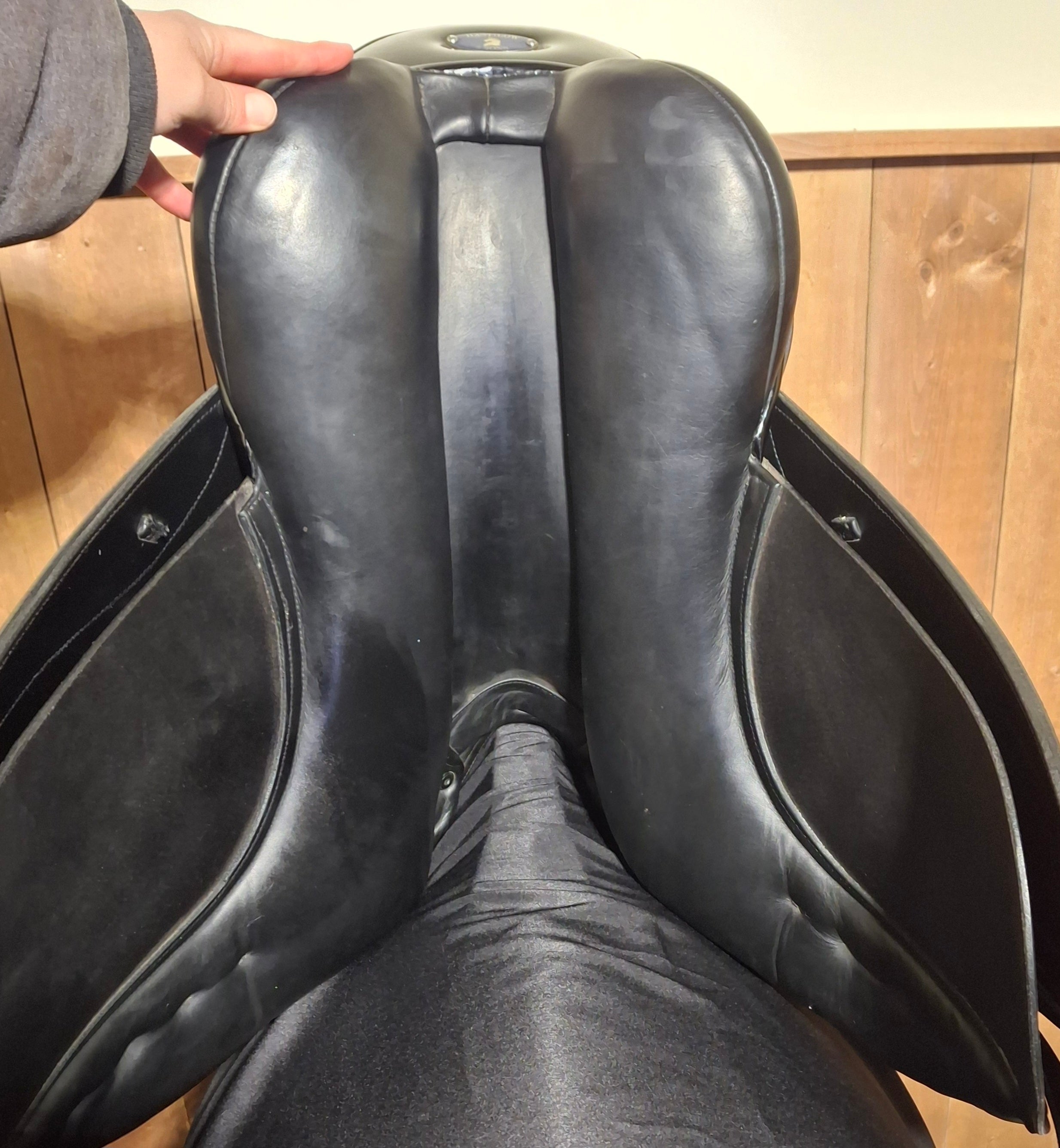 Used 18" Hastilow & Sons Bamburgh Dressage Saddle