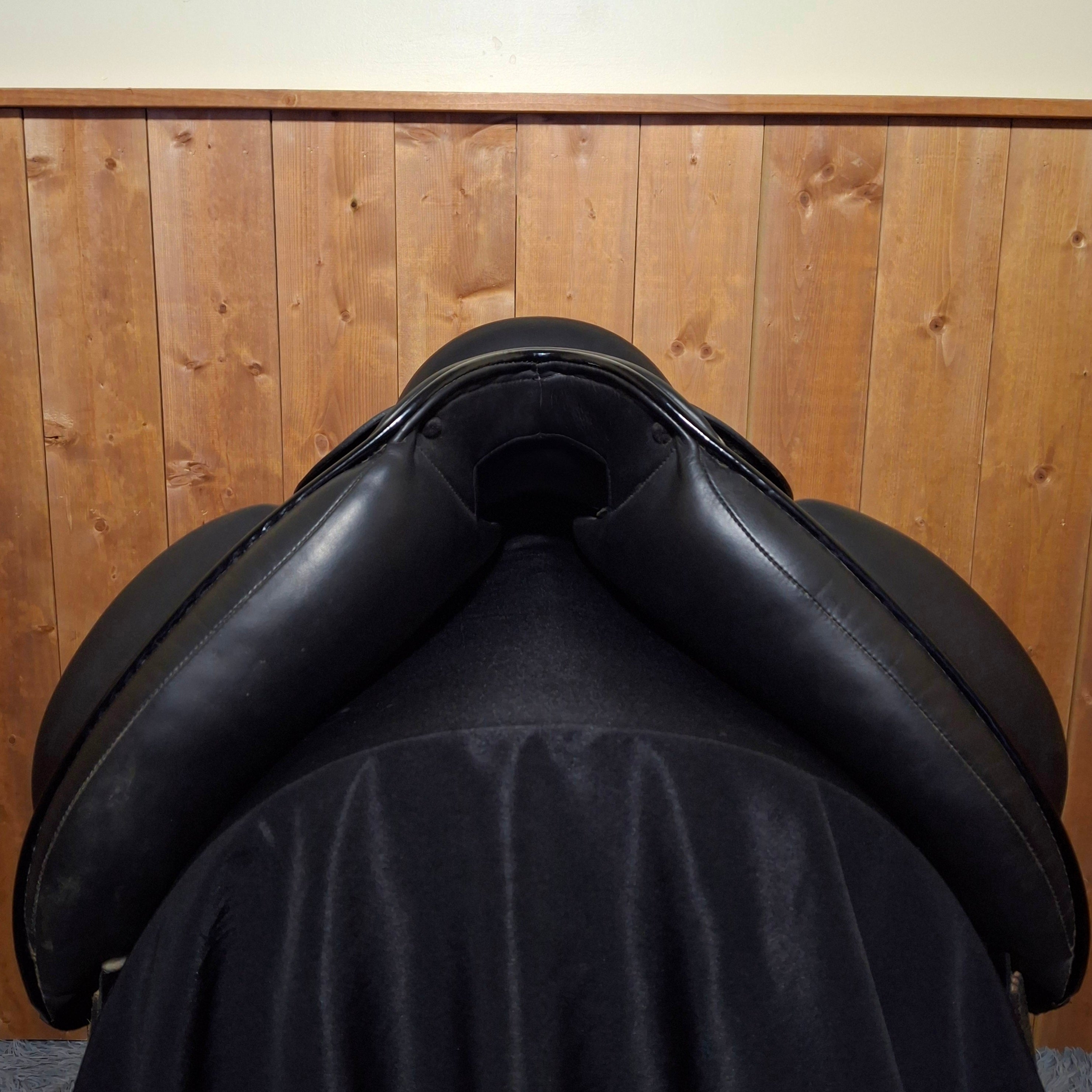 Used 17" N2 Cardhu Dressage Saddle