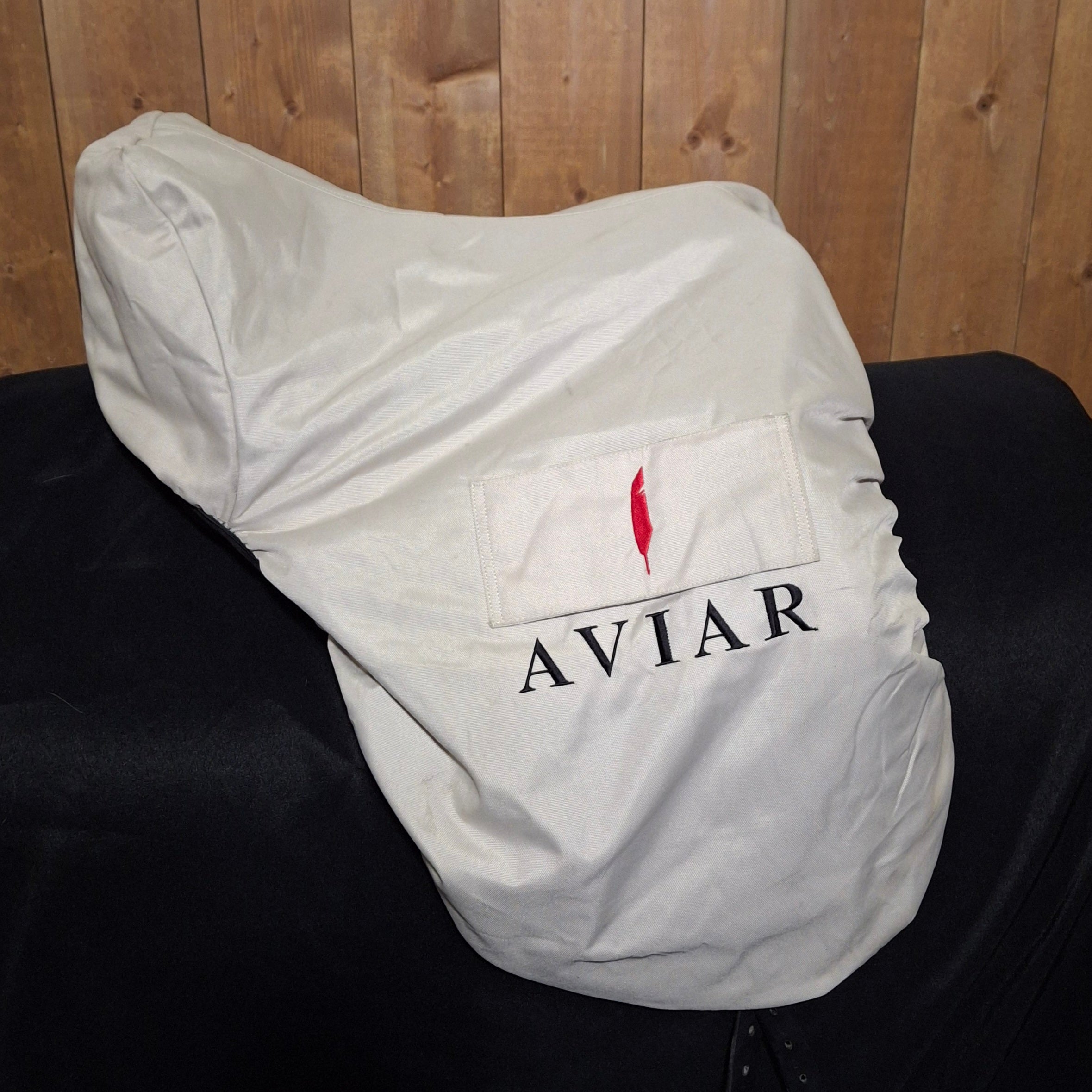 Used 17.5" Aviar Rook 3.0 Dressage Saddle