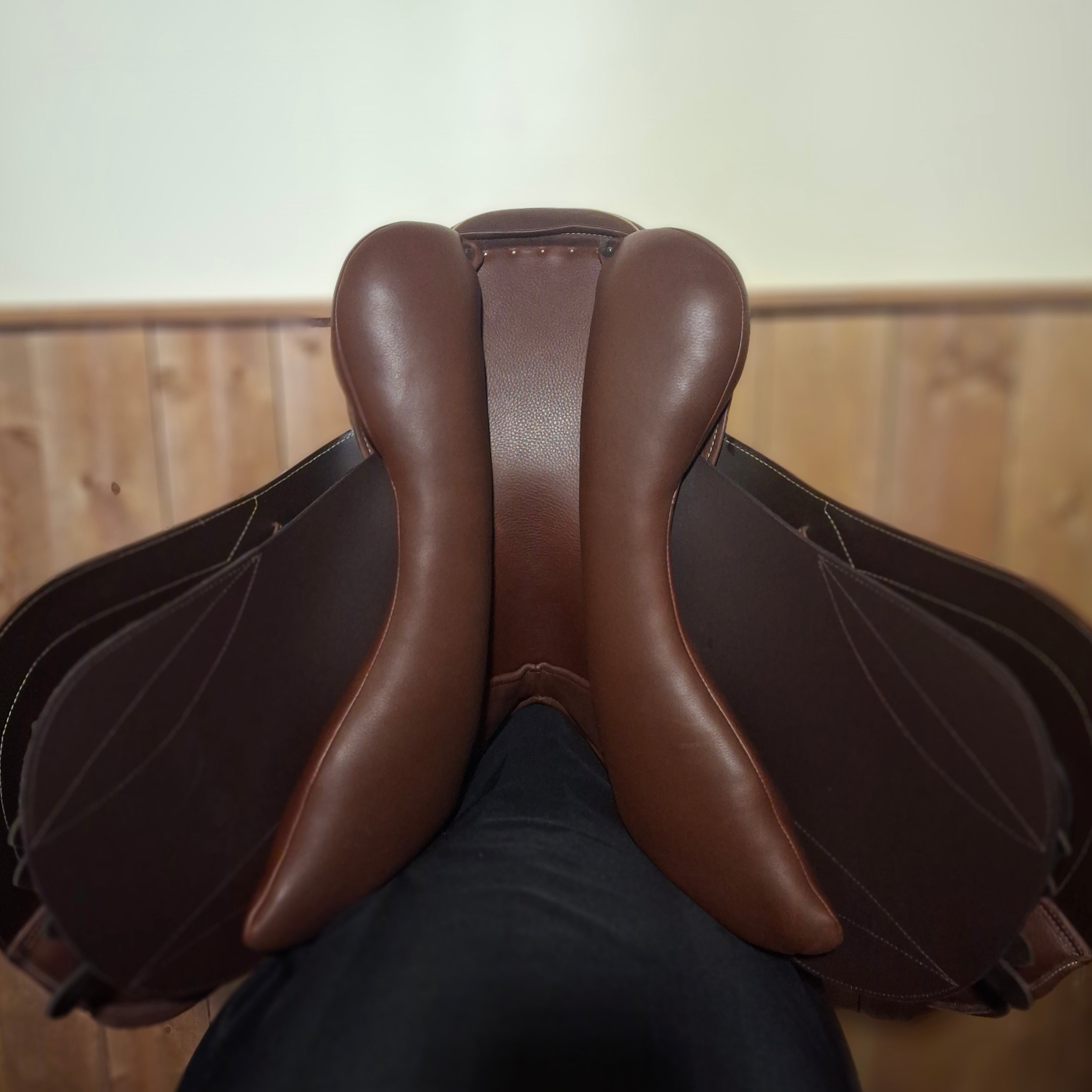 New 17" Loxley by Bliss Hunter Jump Deluxe Demo Saddle