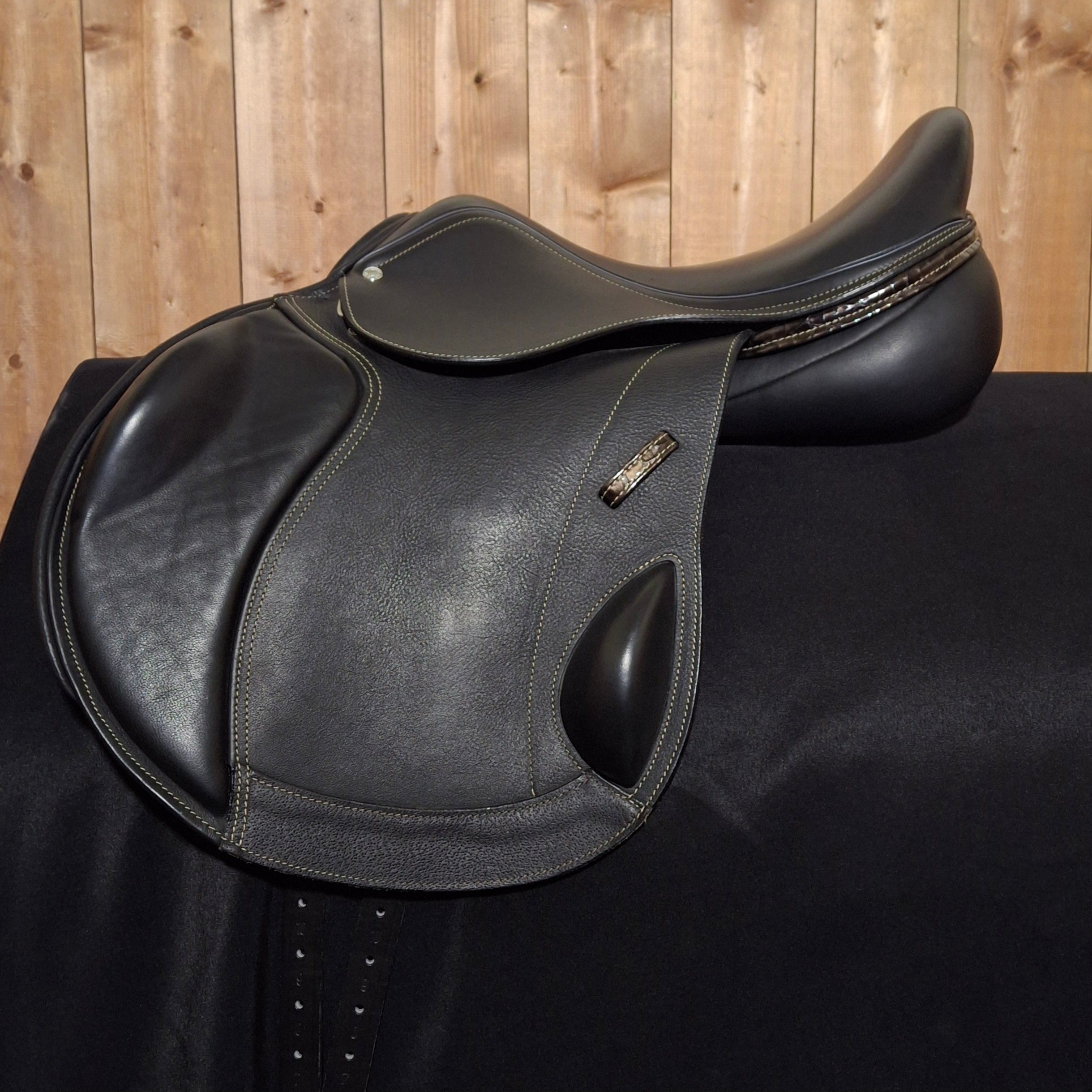 New 17.5" Loxley by Bliss Foxhunter Mono Jump Demo Saddle