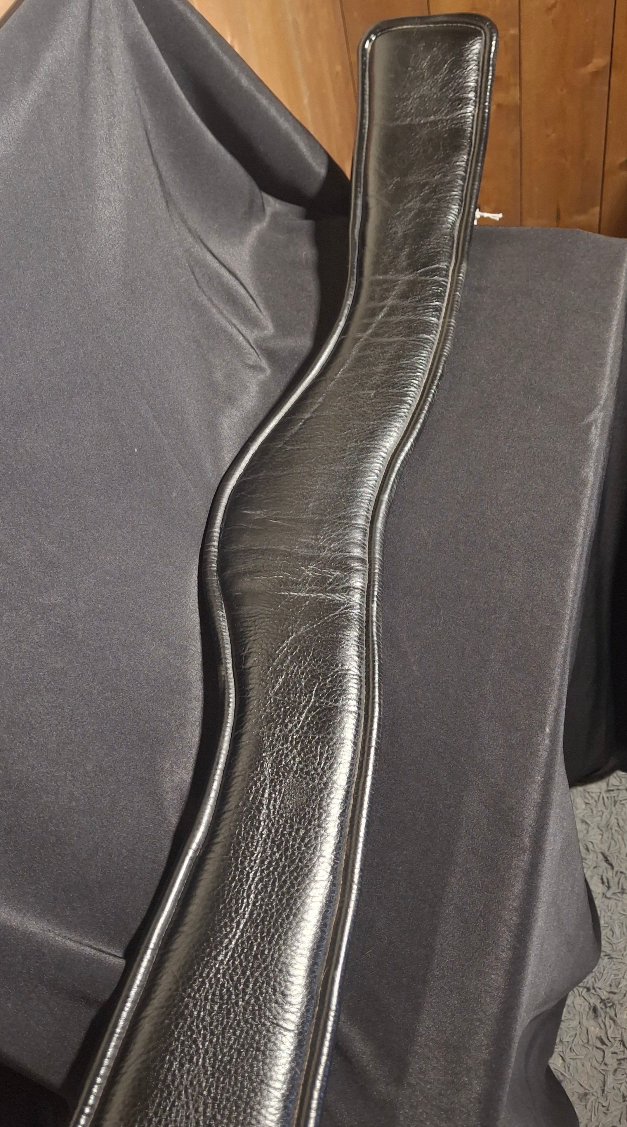 Used 32" Bliss of London Anatomical Soft Dressage Girth