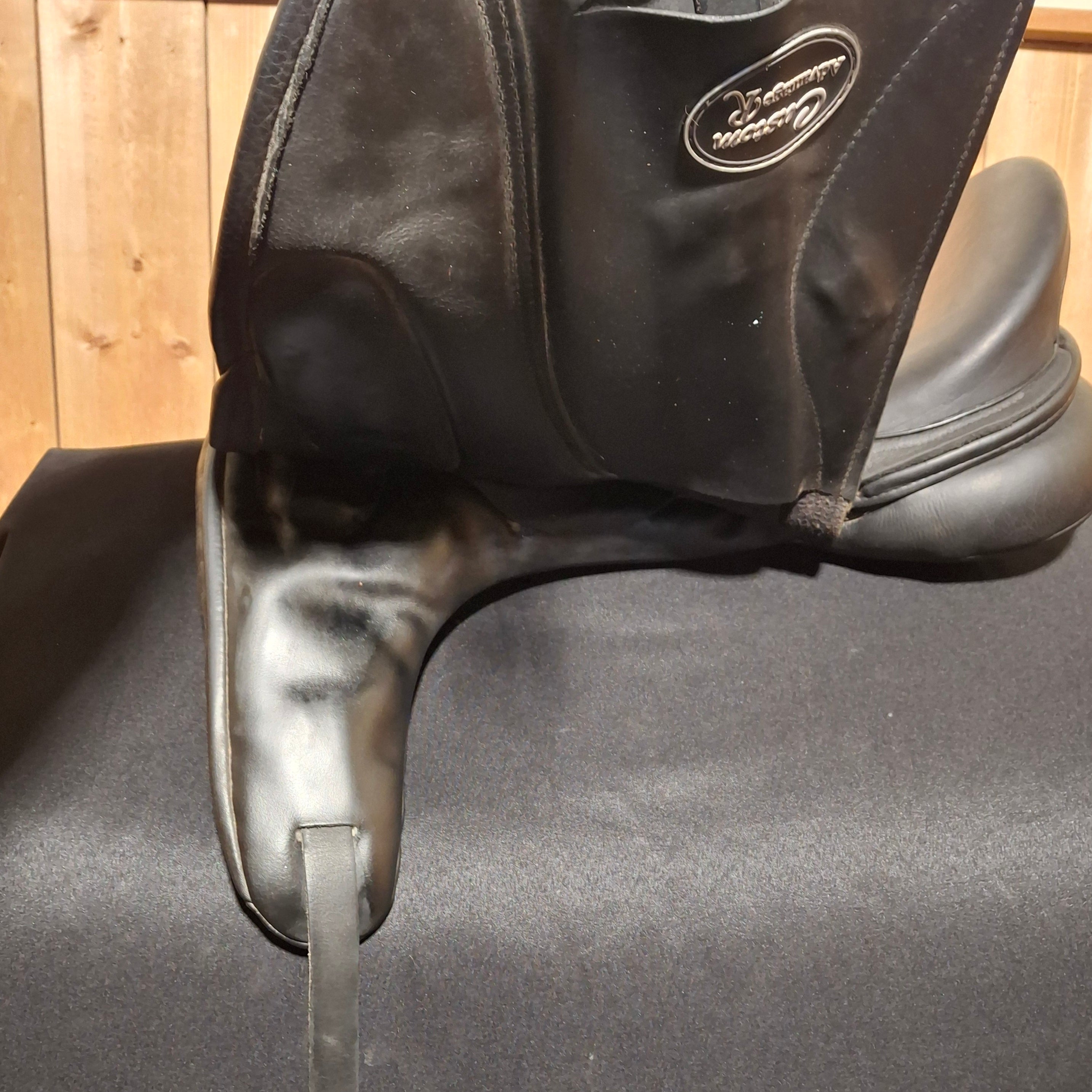 Used 17" Custom Advantage R Dressage Saddle