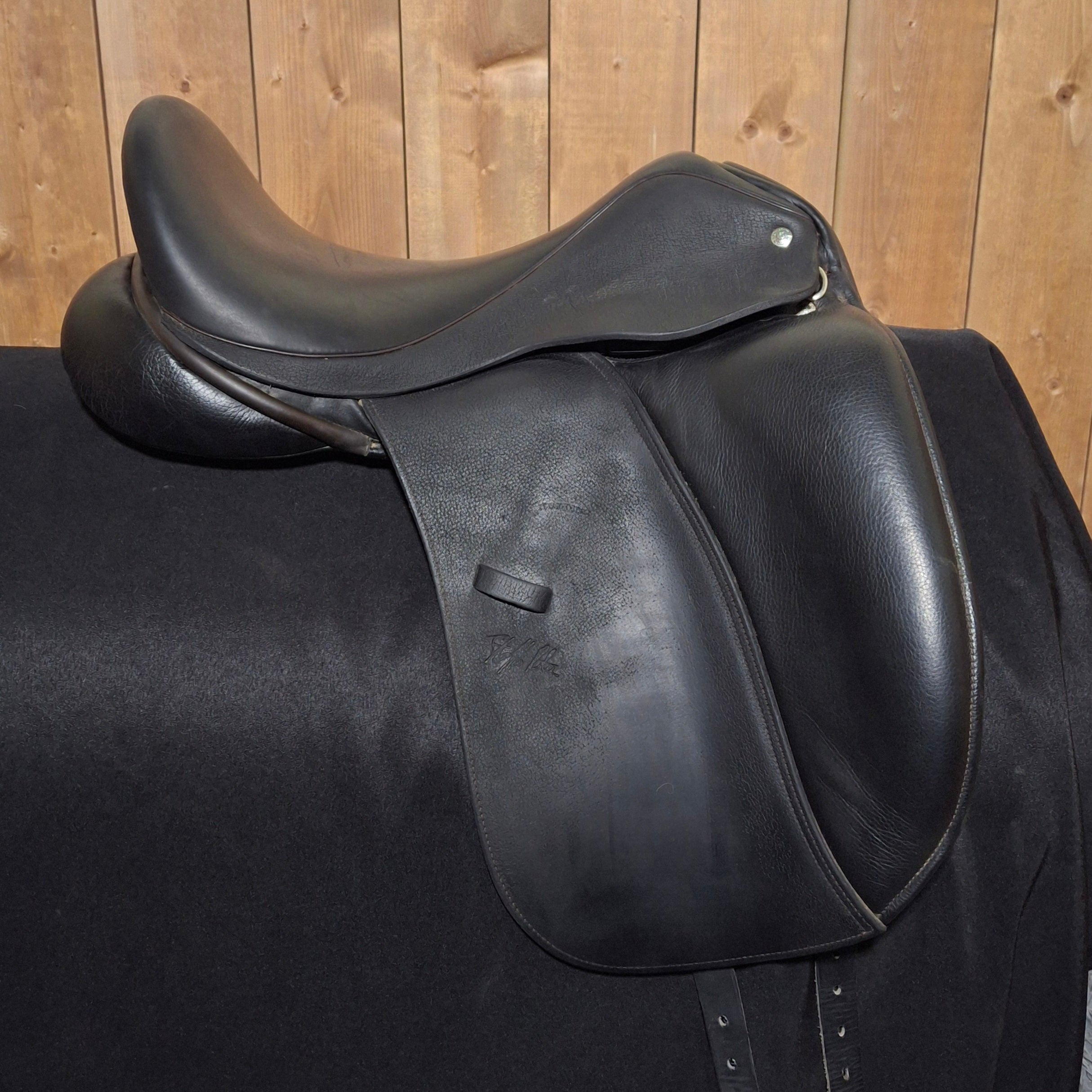 Used 17" Custom Steffen's Advantage Dressage Saddle