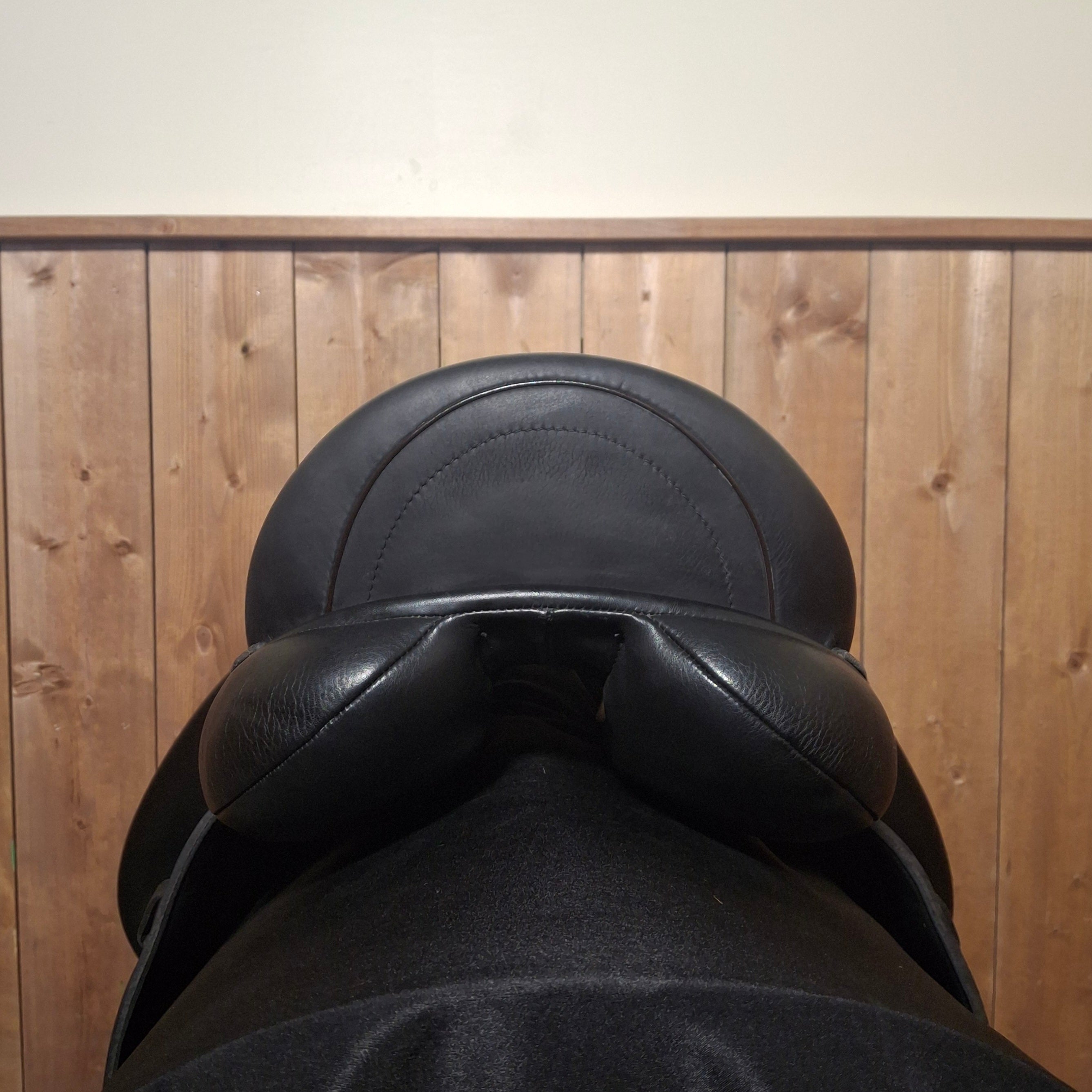 Used 17.5" Custom Icon Flight Dressage Saddle