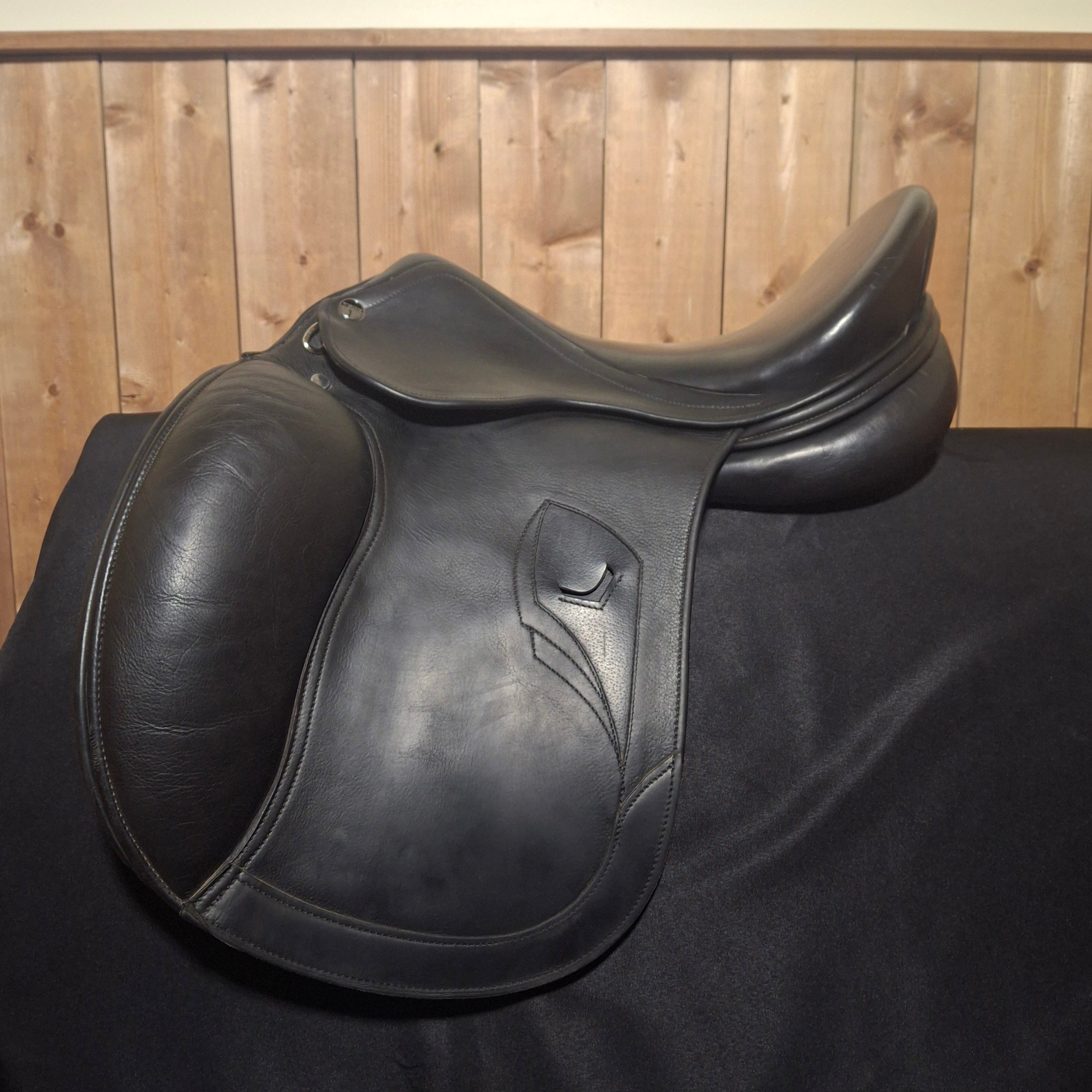 Used 17" Tech 1 All-Purpose Saddle