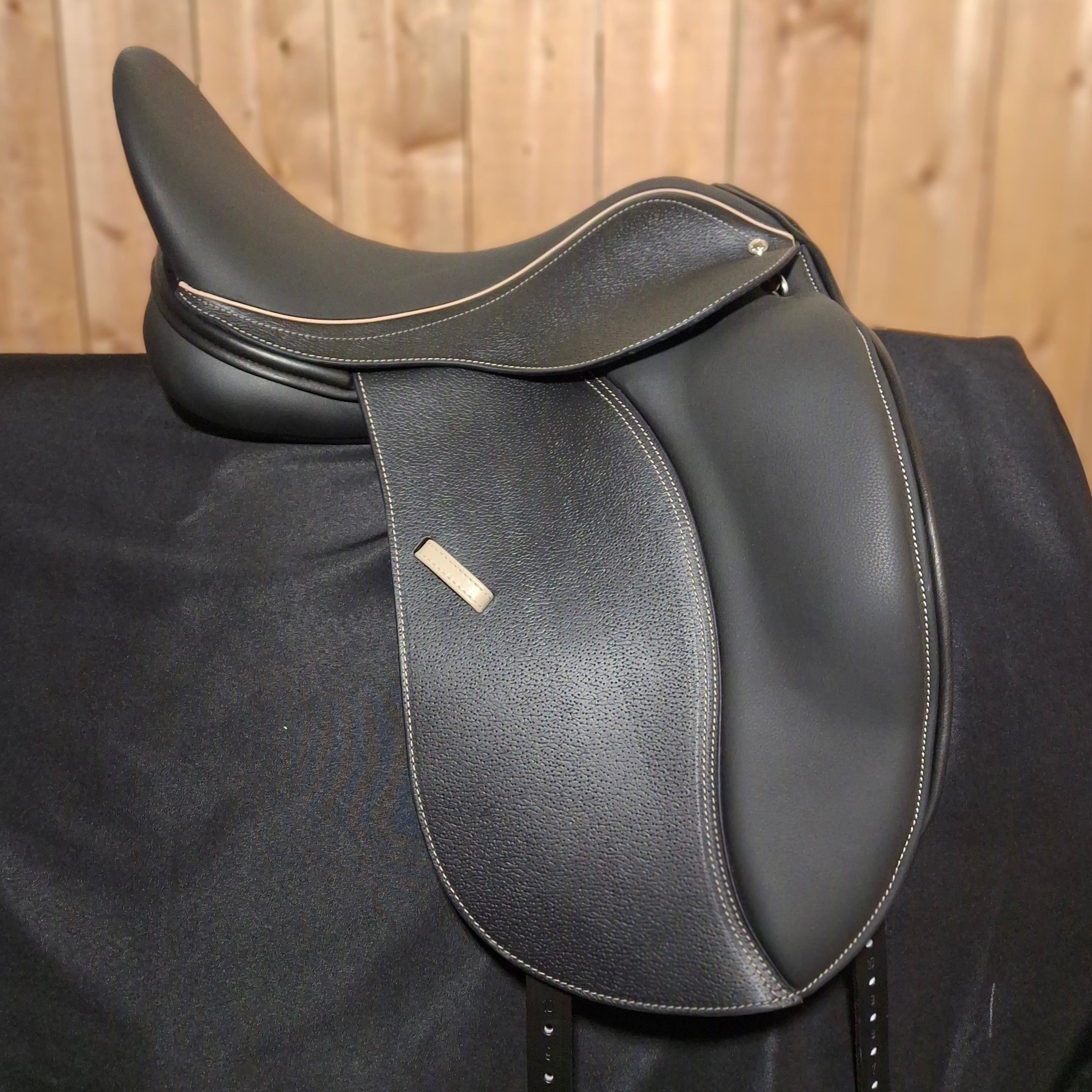 New 17.5" Loxley by Bliss Dressage LX Demo Saddle