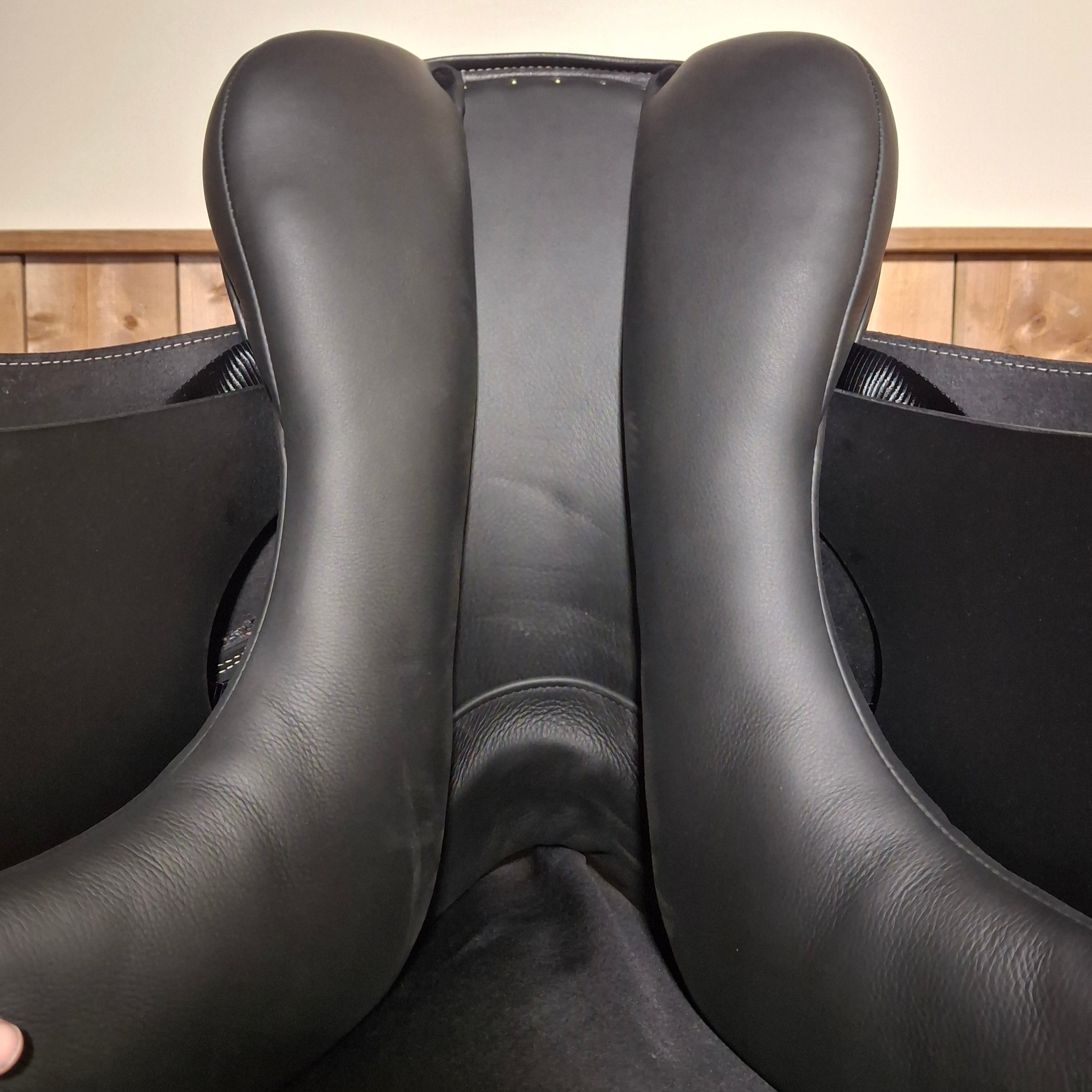 New 17.5" Loxley by Bliss Dressage LX Demo Saddle