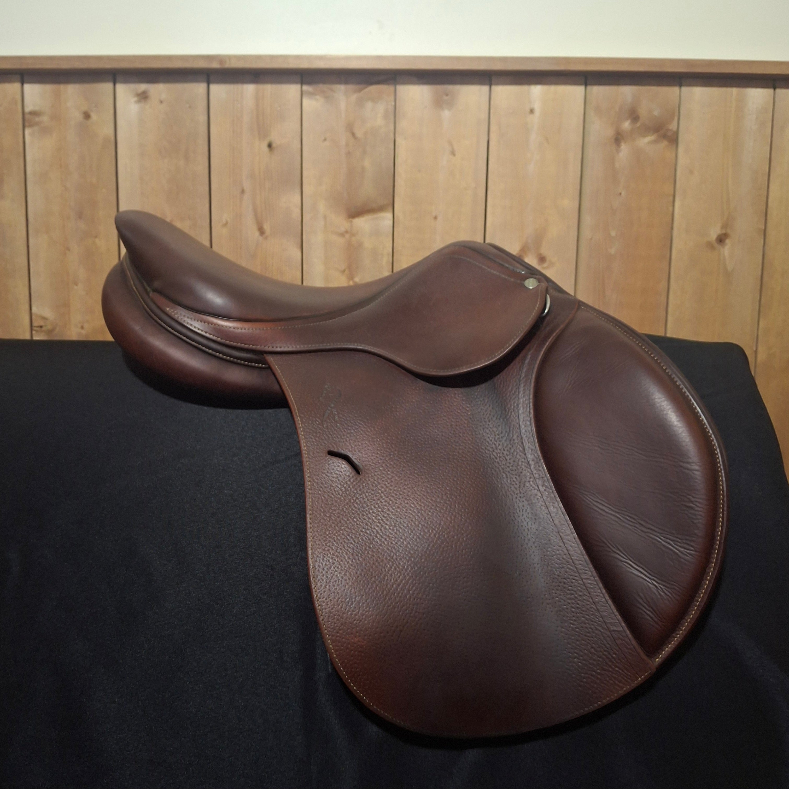 Used 16.5" Antares Jump Saddle