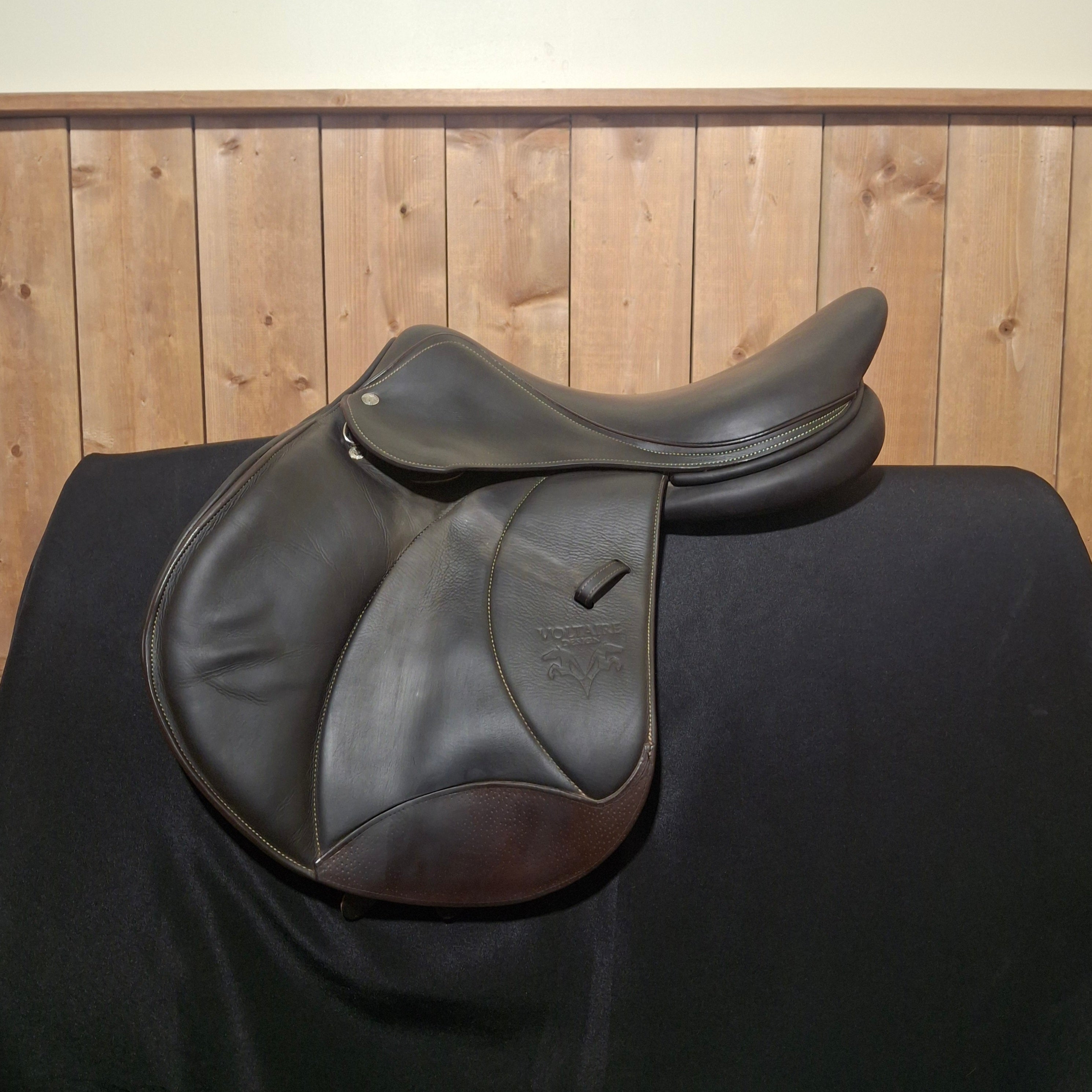 Used 17.5" Voltaire Stuttgart Jump Saddle