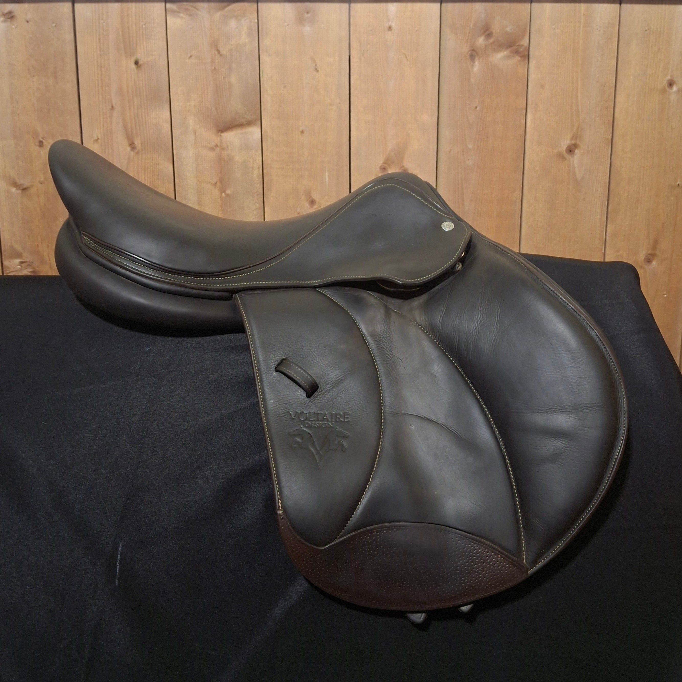 Used 17.5" Voltaire Stuttgart Jump Saddle