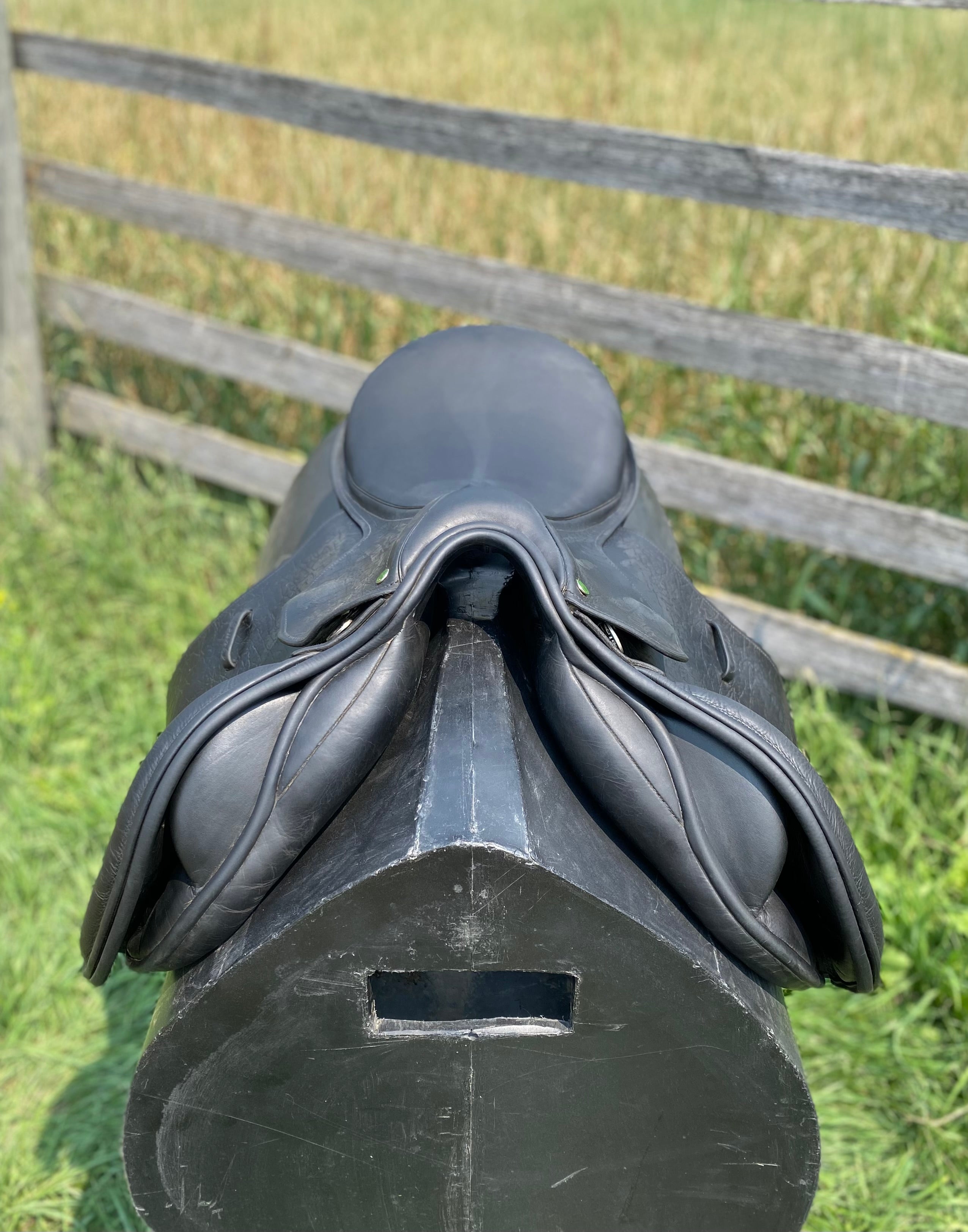 Used 17" County Conquest Jump Saddle