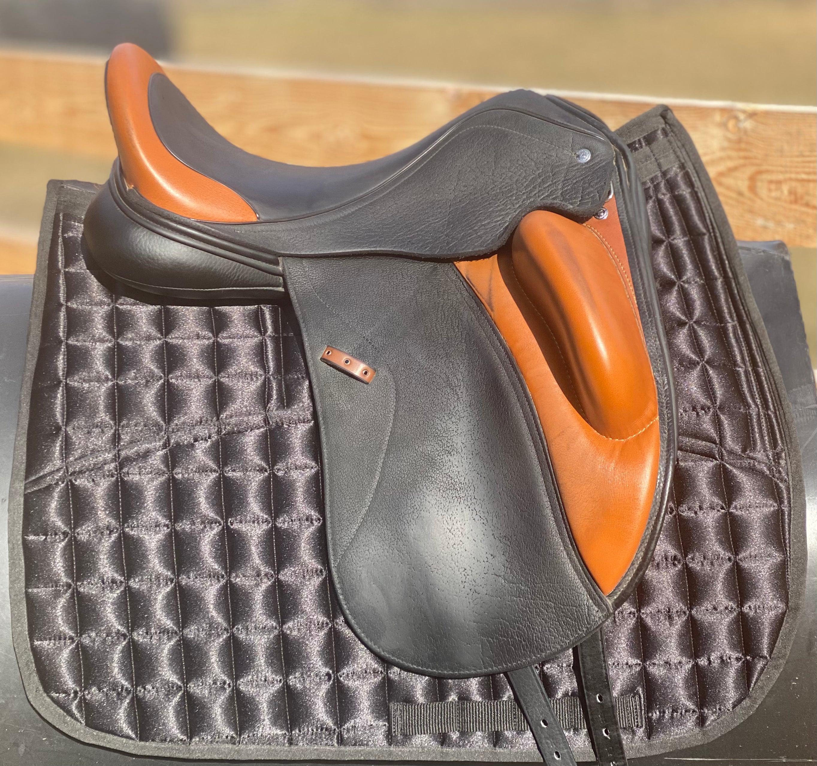 17.5” Custom Advantage R Dressage Saddle